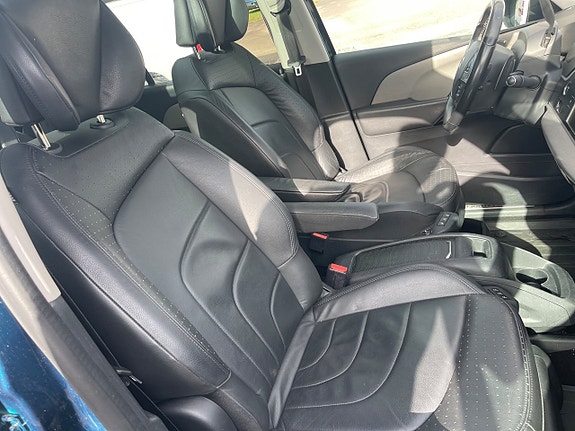 Citroen Grand C4 Picasso 4 of 9