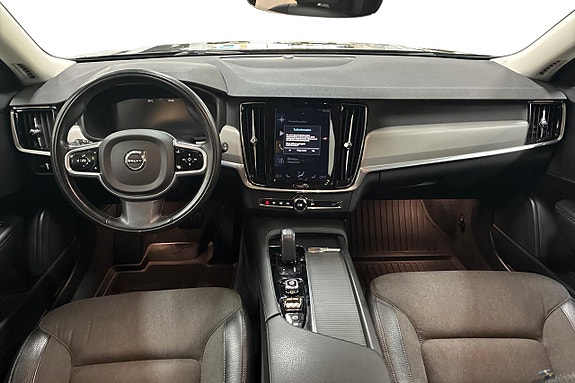 Volvo V90 Cross Country 12 of 28