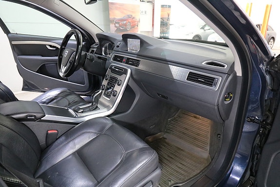 Volvo XC70 16 of 19