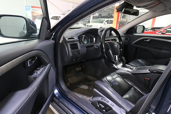 Volvo XC70 10 of 19