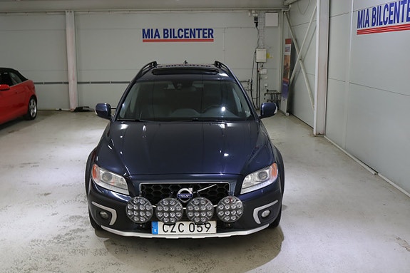 Volvo XC70 3 of 19