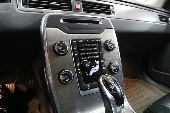 Volvo XC70 15 of 19