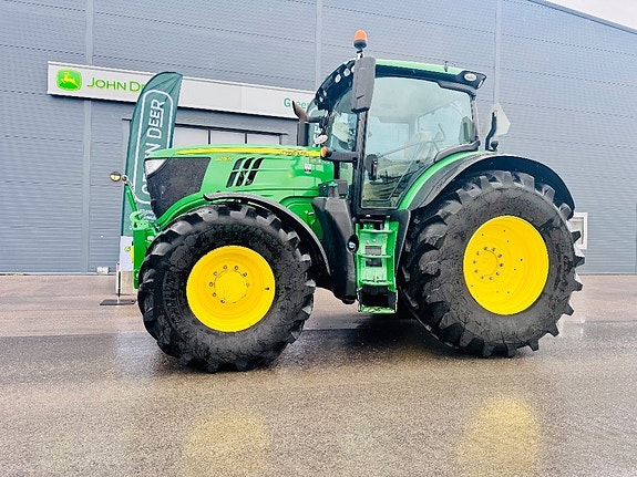 John Deere 6215 R