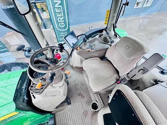 John Deere 6215 R 8 of 11