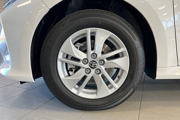 Toyota Yaris 17 of 21