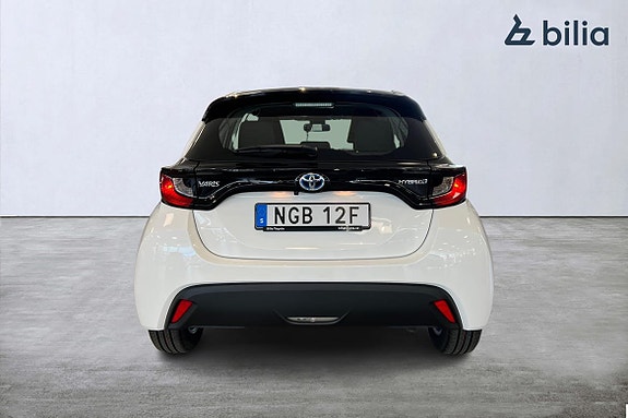 Toyota Yaris 5 of 21