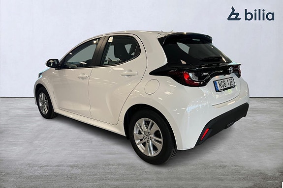 Toyota Yaris 2 of 21
