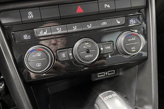 Volkswagen T-Roc 13 of 14