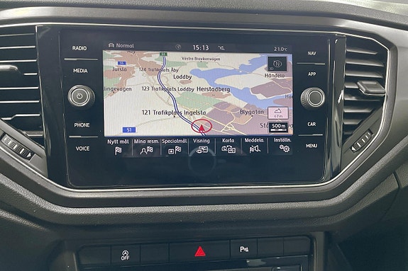 Volkswagen T-Roc 11 of 14