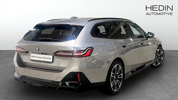 BMW 530e 2 of 9