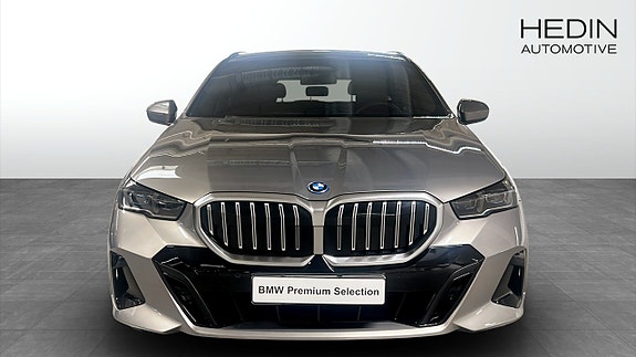 BMW 530e 8 of 9