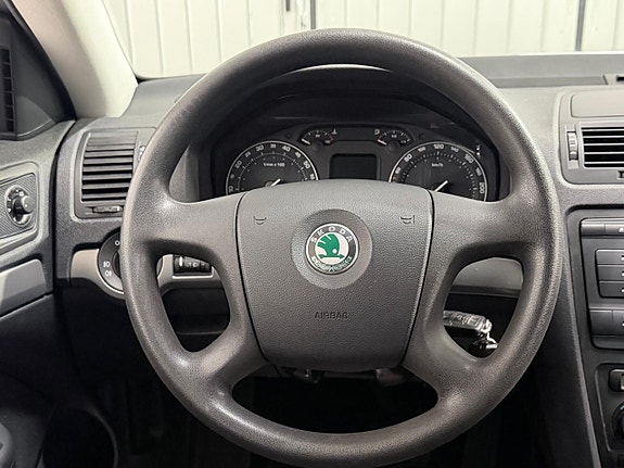 Skoda Octavia 13 of 24