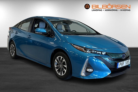 Toyota Prius Plug-in Hybrid 3 of 18