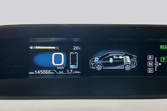 Toyota Prius Plug-in Hybrid 10 of 18