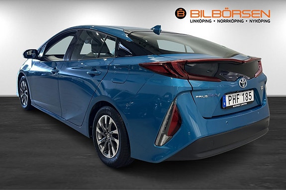 Toyota Prius Plug-in Hybrid 6 of 18