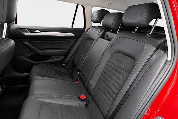 Volkswagen Passat 12 of 18