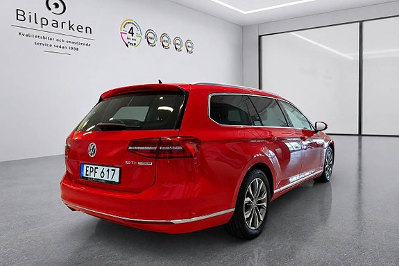Volkswagen Passat 2 of 18