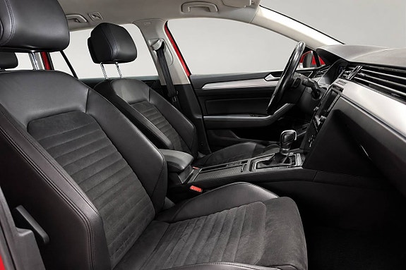 Volkswagen Passat 14 of 18