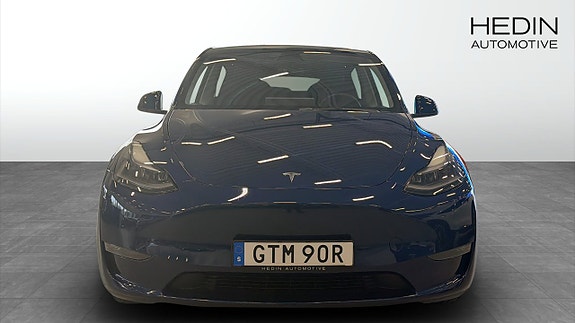 Tesla Model Y 8 of 9