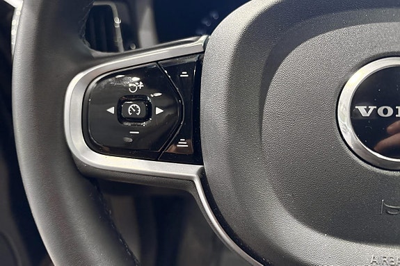 Volvo XC60 17 of 25