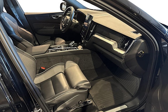 Volvo XC60 11 of 25