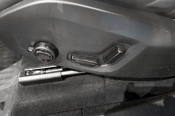 Volvo XC60 15 of 25