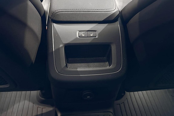 Volvo XC60 14 of 25