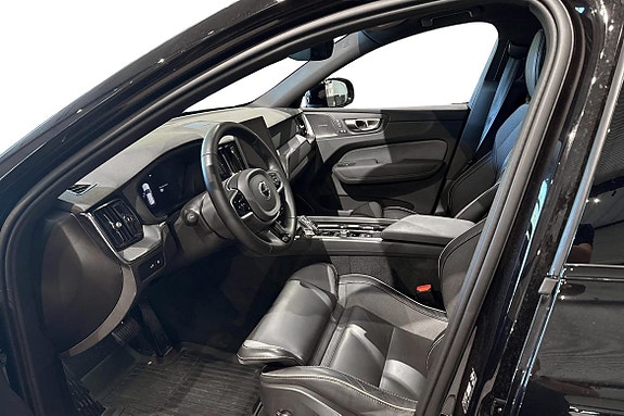 Volvo XC60 10 of 25