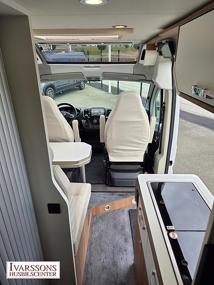 Pilote V 600 G / Under 6m / Automat / Sidor och front till Markis 15 of 21