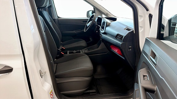 Ford Transit Connect 3 of 9