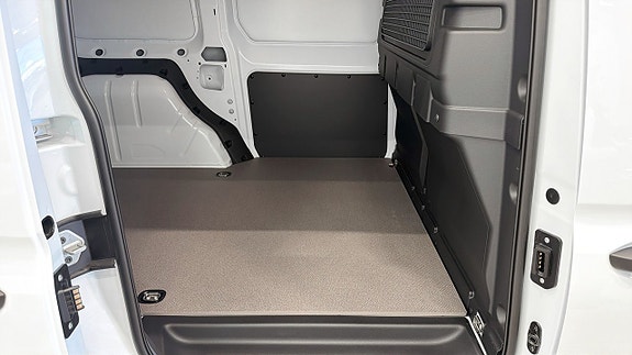 Ford Transit Connect 5 of 9