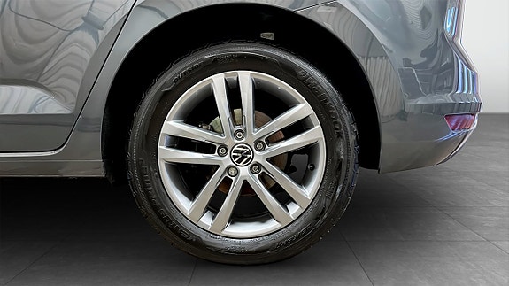 Volkswagen Touran 6 of 22