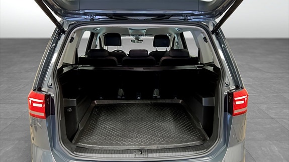 Volkswagen Touran 12 of 22