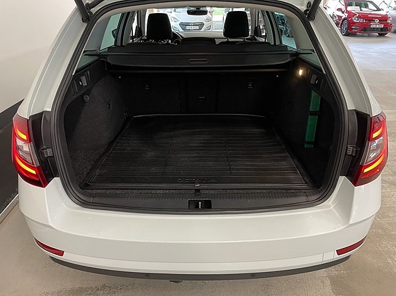 Skoda Octavia 8 of 23