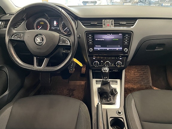 Skoda Octavia 12 of 23
