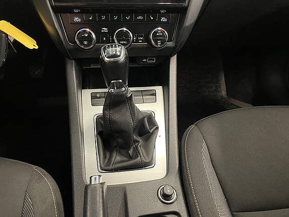 Skoda Octavia 16 of 23