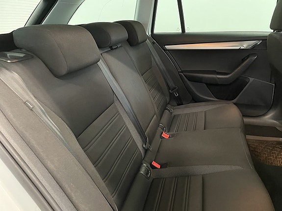 Skoda Octavia 11 of 23
