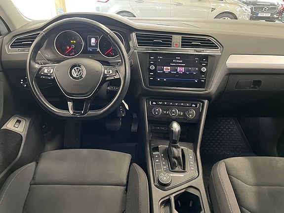 Volkswagen Tiguan 15 of 27