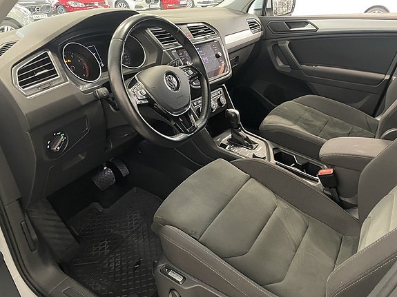 Volkswagen Tiguan 17 of 27