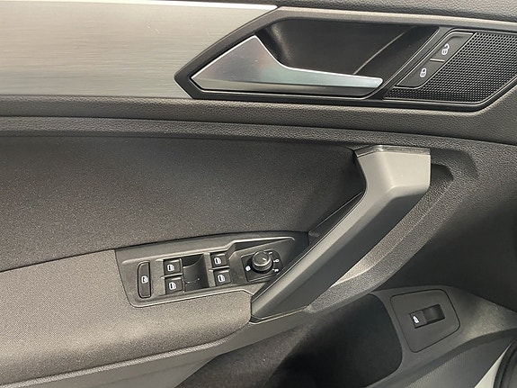 Volkswagen Tiguan 19 of 27