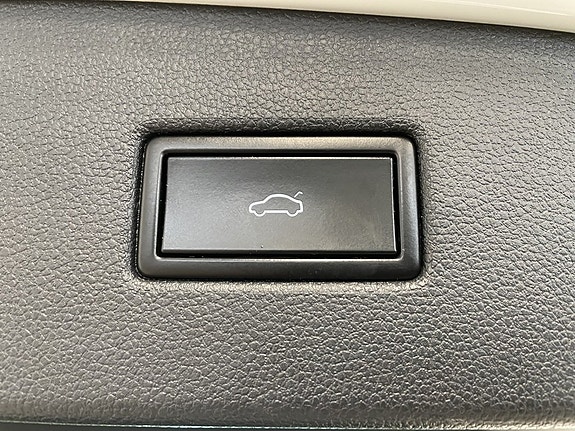Volkswagen Tiguan 10 of 27
