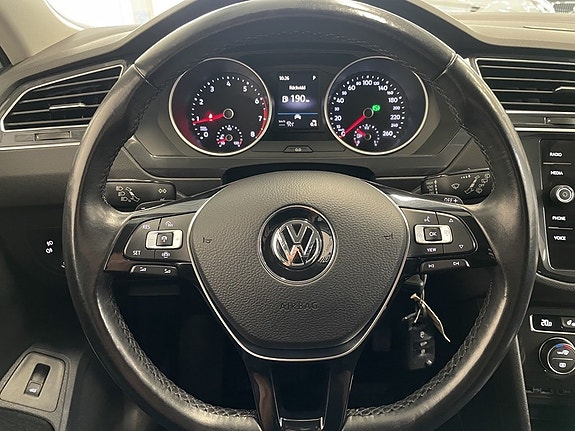 Volkswagen Tiguan 12 of 27