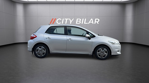 Toyota Auris 4 of 17