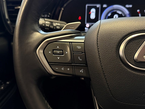 Lexus NX350h 12 of 20