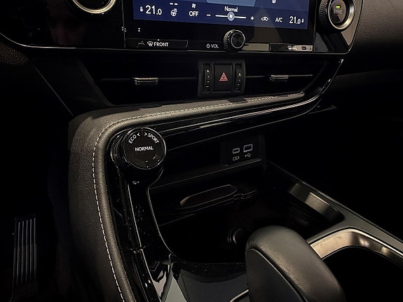 Lexus NX350h 16 of 20