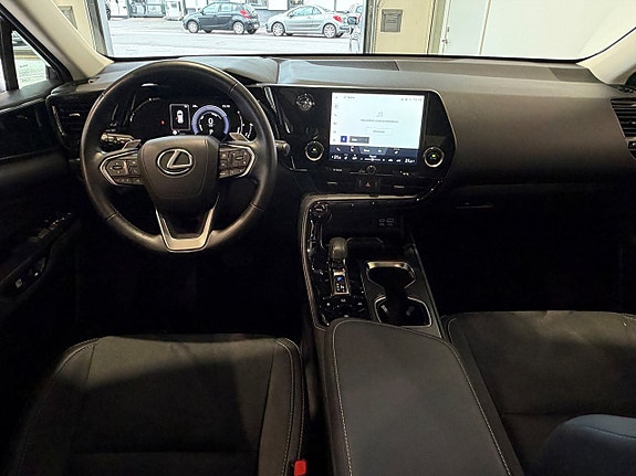 Lexus NX350h 11 of 20