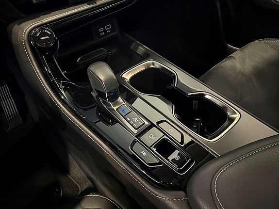Lexus NX350h 15 of 20