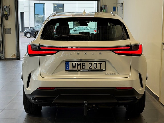Lexus NX350h 4 of 20