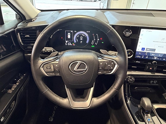 Lexus NX350h 13 of 20