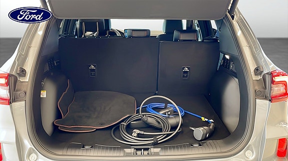 Ford Kuga 10 of 12